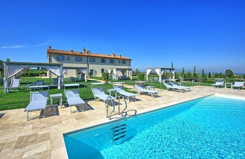 Vinci Apartment | Nice apartment for 4 guests with pool, WIFI, A/C, TV, panoramic view and parking