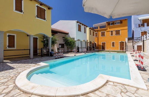 Viddalba Apartment | Nice apartment for 4 people with A/C, pool, WIFI, TV, terrace and pets allowed