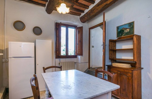 Pescia Apartment | Nice apartment for 4 people with pool, WIFI, TV, patio and pets allowed