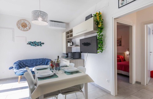 Marina di Cecina Apartment | Nice apartment for 5 guests with A/C, WIFI, TV, patio, pets allowed and parking