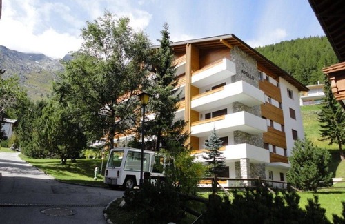 Saas-Fee Apartment | Nice apartment for 6 people with WIFI, TV and balcony