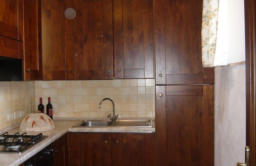 Il Poggio Apartment | Nice apartment for 6 guests with WIFI, pool, TV, patio, pets allowed and panoramic view