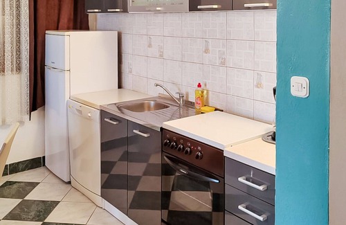 Ribarica Apartment | Nice apartment for 6 people with WIFI, A/C, TV and terrace