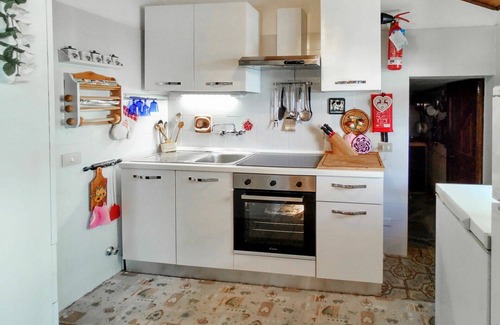 Peglio Apartment | Nice apartment for 7 guests with WIFI, TV, patio and pets allowed