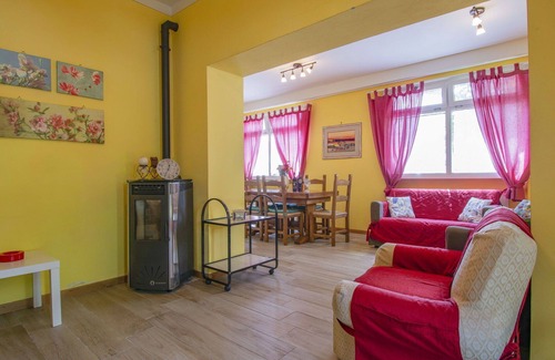 Marliana Apartment | Nice apartment for 7 guests with pool, WIFI, TV, terrace, pets allowed and parking