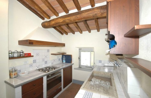 Montalcino Apartment | Nice apartment for 7 people with A/C, pool, TV, pets allowed, panoramic view and parking
