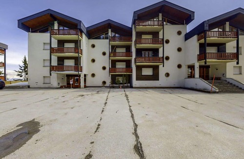 Granges Apartment | Nice apartment for 4 people with WIFI, pool and balcony