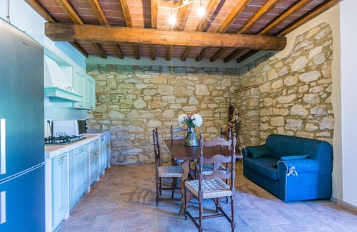 Guardistallo Apartment | Nice apartment for 4 people with WIFI, A/C, pool, patio, pets allowed, panoramic view and parking