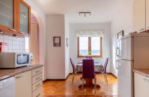 Novi Vinodolski Apartment | Nice apartment in Novi Vinodolski