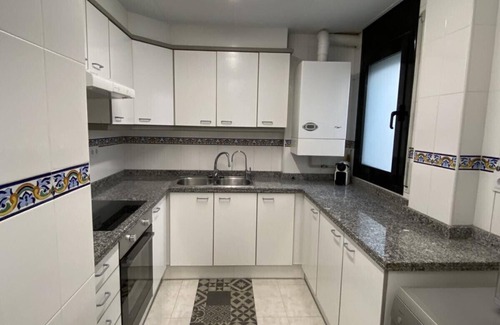 Calella Apartment | Nice apartment in Calella for 6 people, just 100 m from the beach. Free wifi, parking.