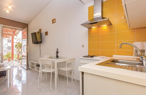 Valbandon Apartment | Nice apartment in Fazana with WiFi