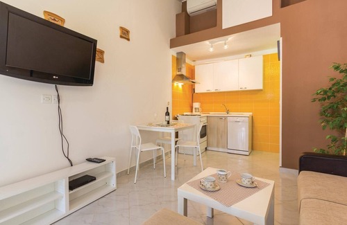 Valbandon Apartment | Nice apartment in Fazana with WiFi