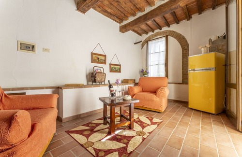 Radicondoli Villa | Nice apartment in villa for 7 guests with pool, WIFI