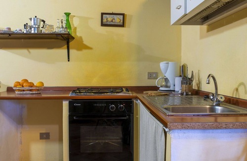 Bagnoregio Villa | Nice apartment in villa for 6 guests with pool, WIFI, TV, patio and pets allowed