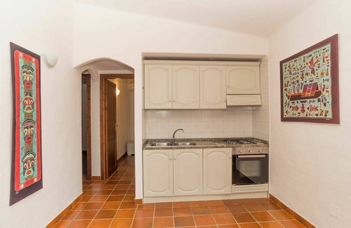 Sant'Elmo House | Nice apartment in villa for 10 guests with A/C, TV, terrace and pets allowed