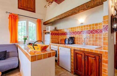 Bauduen Villa | Nice apartment in villa with WIFI, TV, balcony, pets allowed, panoramic view and parking
