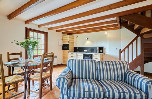 Savigny House | Nice apartment in villa for 3 guests with WIFI, TV, patio and pets allowed