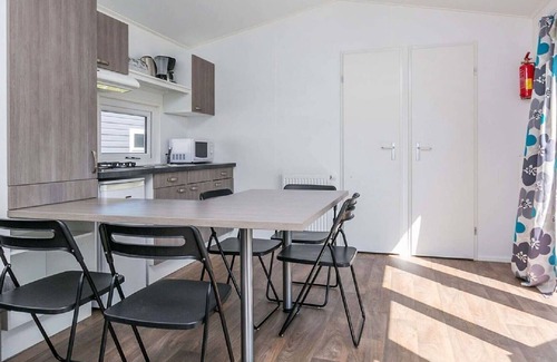 Houthalen House | Nice apartment in villa for 6 guests with hot tub, pool, TV, terrace and parking