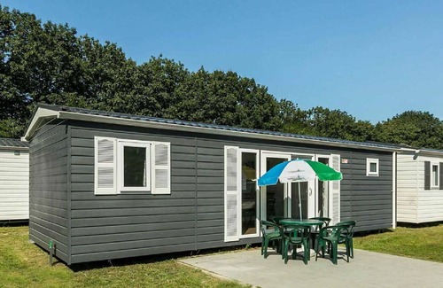 Houthalen House | Nice apartment in villa for 6 guests with hot tub, pool, TV, terrace and parking