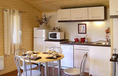 Beynat House | Nice apartment in villa for 4 guests with WIFI, pool, TV, terrace and pets allowed