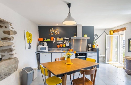 Tregunc House | Nice apartment in villa for 4 guests with WIFI, TV and terrace