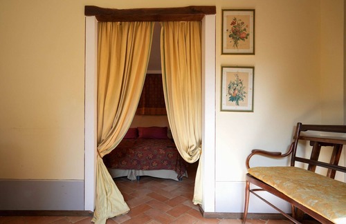 Asciano Villa | Nice apartment in villa for 4 guests with pool, A/C, WIFI, TV, patio, pets allowed and parking