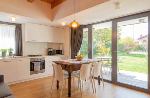 Colico Piano House | Nice apartment in villa for 4 guests with WIFI and terrace