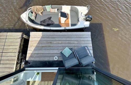 Woudsend House | Nice apartment in villa for 4 guests with WIFI and patio