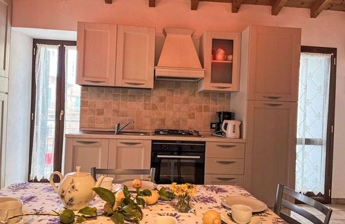 Valloria House | Nice apartment in villa for 8 guests with WIFI, TV, patio and pets allowed