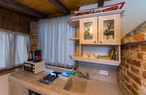 Municipality of Posedarje Apartment | Nice apartment with sea view, garden and terrace, free Wi-Fi