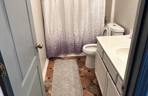 Antioch Bed & Breakfast | Nice Cozy 2 story 3 BR 21/2 bath home near BNA airport and downtown Nashville!