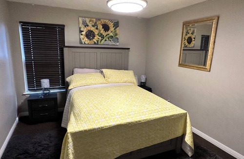 Antioch Bed & Breakfast | Nice Cozy 2 story 3 BR 21/2 bath home near BNA airport and downtown Nashville!