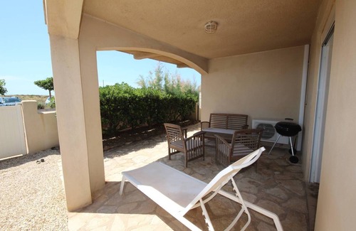 Portiragnes-Plage Apartment | Nice flat with air conditioning for 5 people,south exposed, Wifi, 10m away from the beach of.