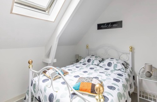 Isigny-sur-Mer House | Nice holiday home in Isigny sur Mer with garden