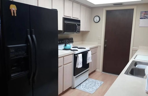 Belleview House | Nice home Conveniently Located to The ViIllages and Ocala