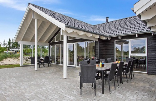 Blavand House | Nice home in Blåvand with kitchen