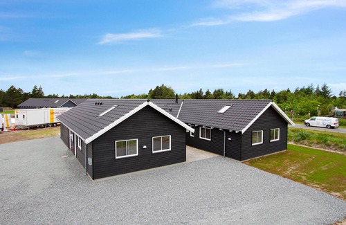 Blavand House | Nice home in Blåvand with kitchen