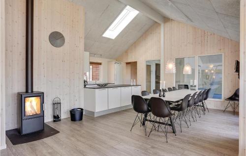 Skastrup House | Nice Home In Bogense With Kitchen