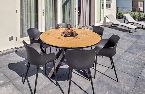 Den Oever House | Nice home in Den Oever with WiFi