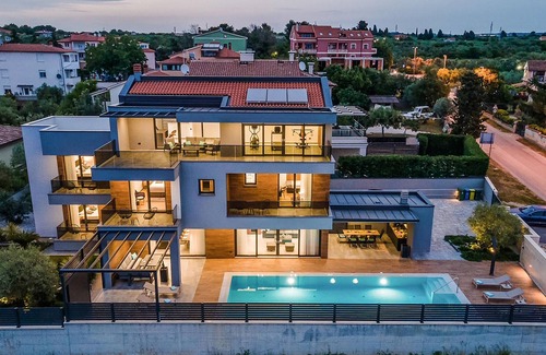 Fazana House | Nice home in Fazana with house sea view