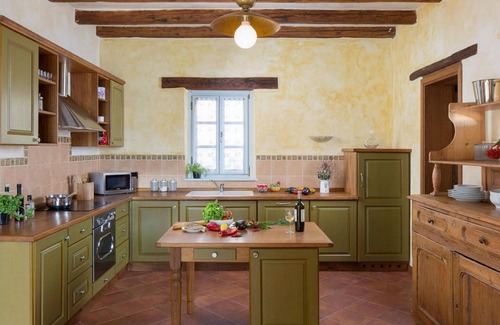 Filipini House | Nice home in Filipini with WiFi