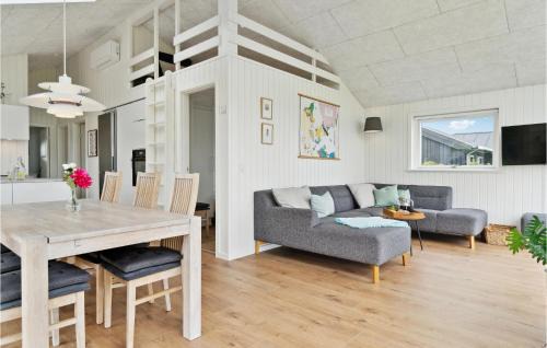Frørup House | Nice Home In Frørup With Kitchen