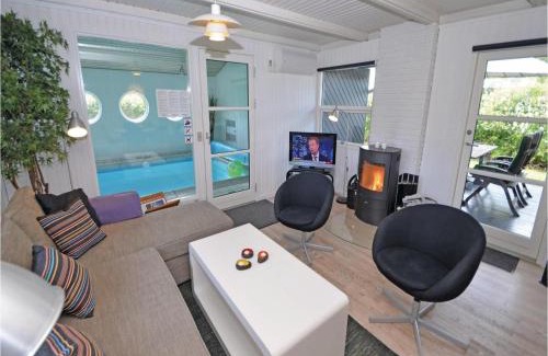 Bønnerup Strand House | Nice Home In Glesborg With Kitchen