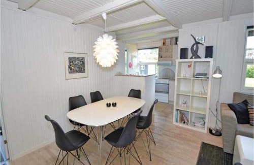 Bønnerup Strand House | Nice Home In Glesborg With Kitchen