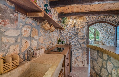 Gostinjac House | Nice home in Gostinjac with WiFi