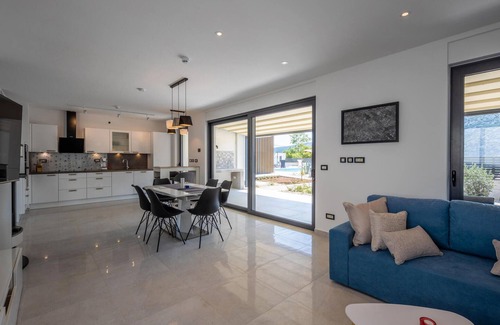 Grizane House | Nice home in Grizane with sauna