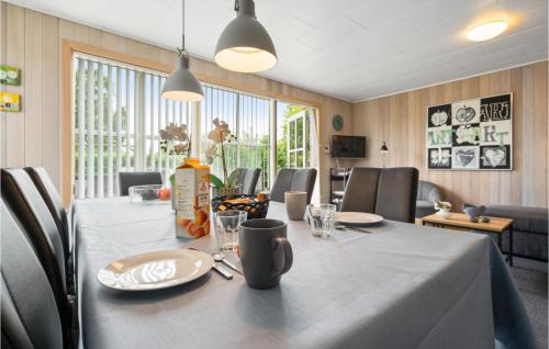 Hejlsminde Strand House | Nice Home In Hejls With Kitchen
