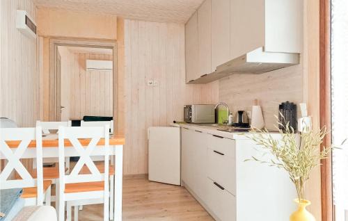 Plesna House | Nice Home In Kladno With Wifi
