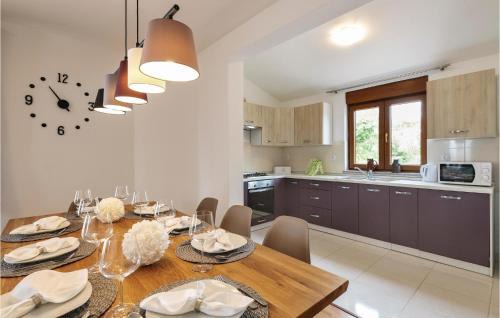 Pinezici House | Nice Home In Krvavici