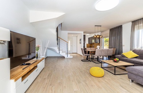 Linardici House | Nice home in Linardici with WiFi